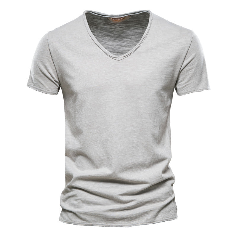 Uformell t-skjorte med v-hals i slub bomull