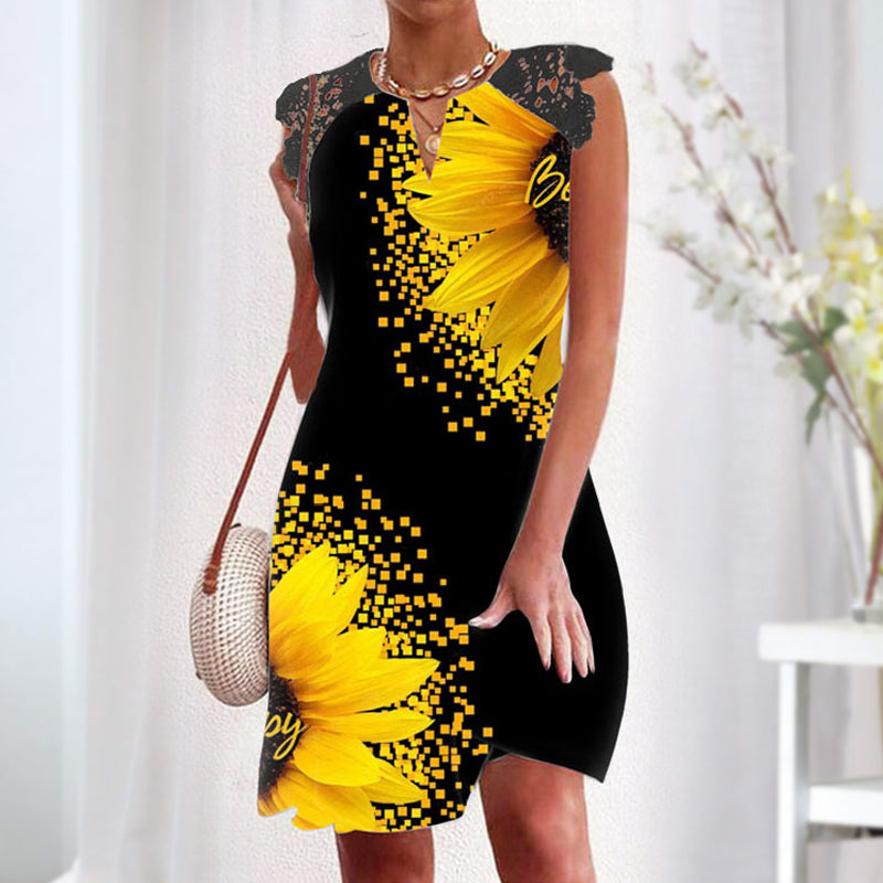 Ermeløs Trykt Kjole med Blonder