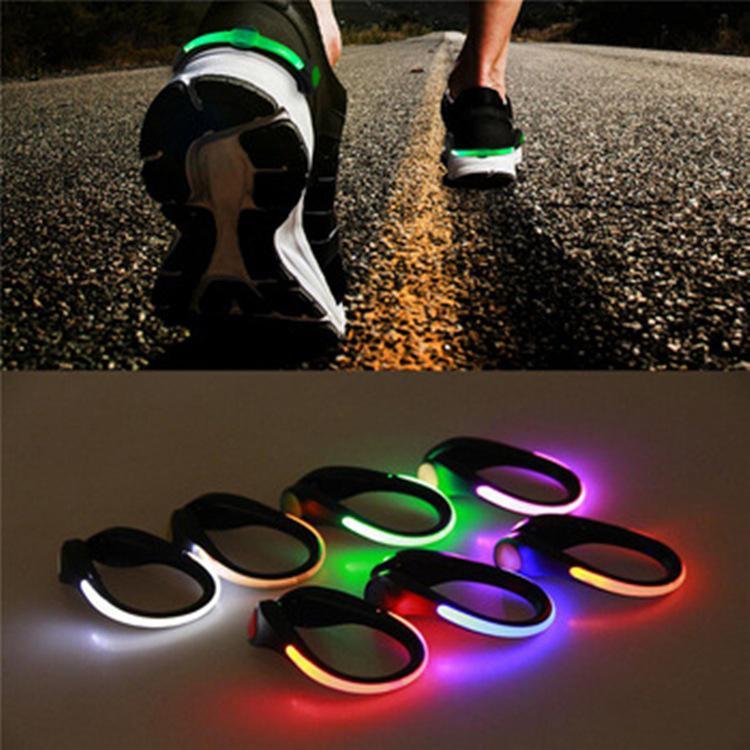 LED-lys skoklype for løping om natten