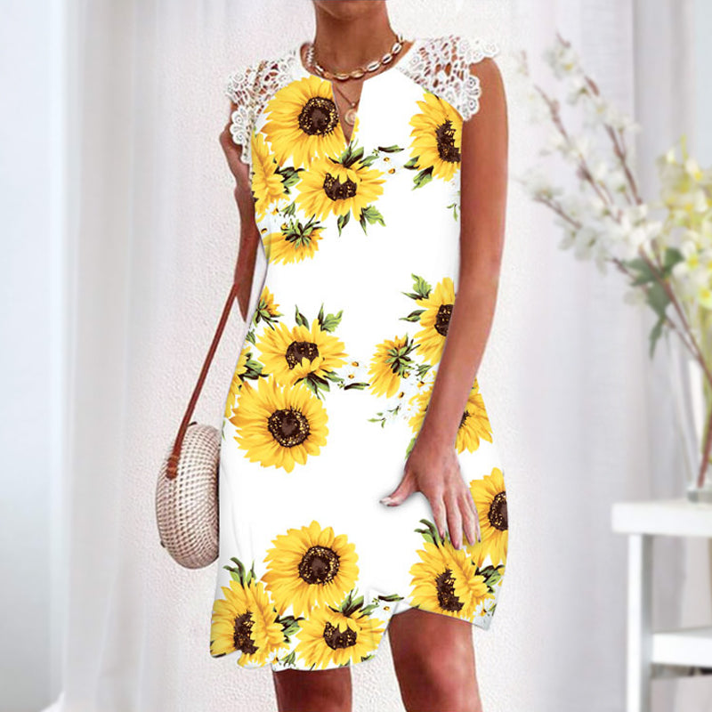 Ermeløs Trykt Kjole med Blonder