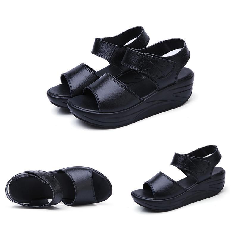 Stilige komfortable sandaler med platÄ kiler