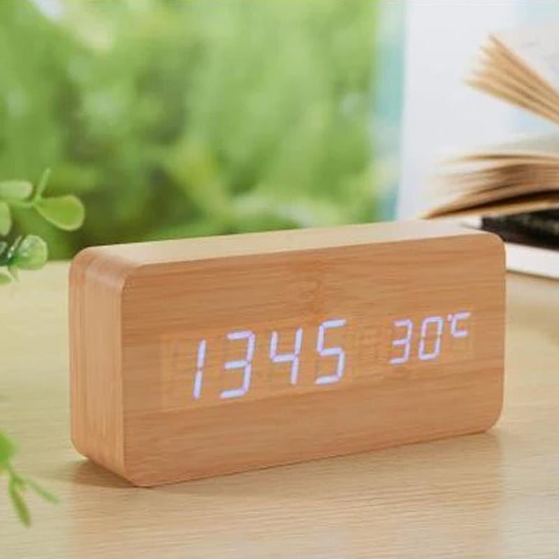LED-Vekkerklokke i Tre Med Lydkontroll