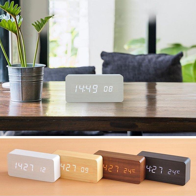 LED-Vekkerklokke i Tre Med Lydkontroll