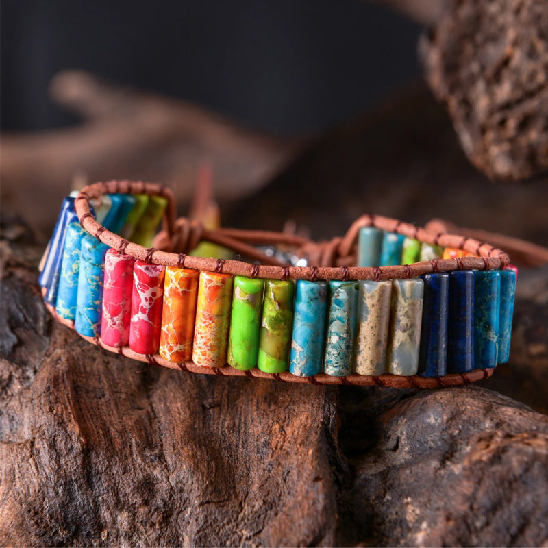 Fargerikt armbånd med stein