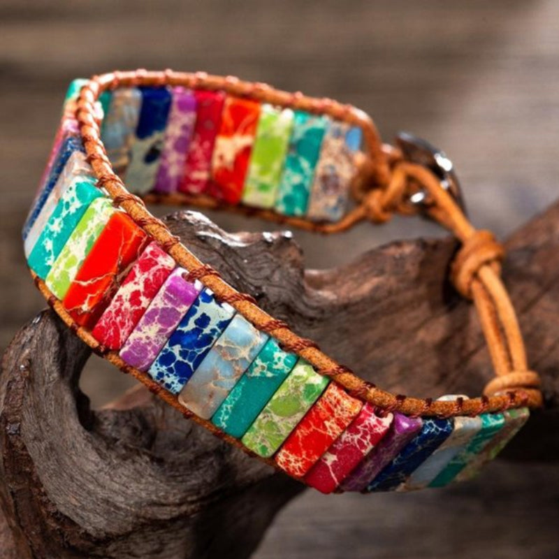 Fargerikt armbånd med stein