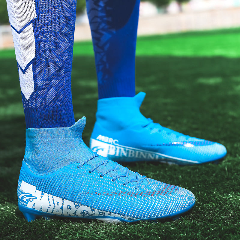 Fotballsko med Høy Topp