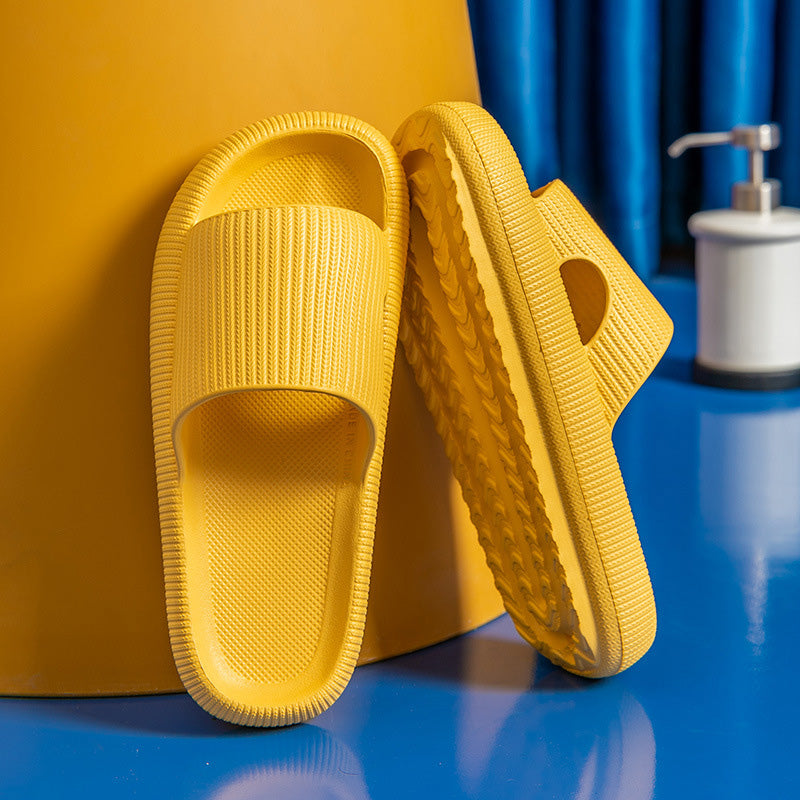 Sklisikker unisex tøfler med tykk bunn