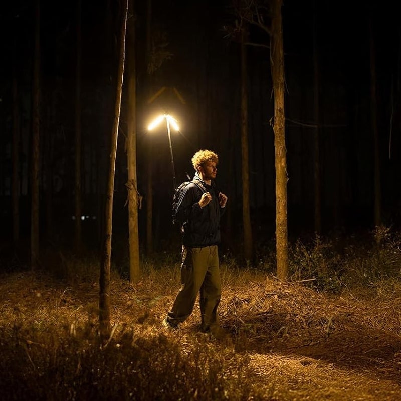 Teleskopisk sammenleggbar campinglampe med stativ