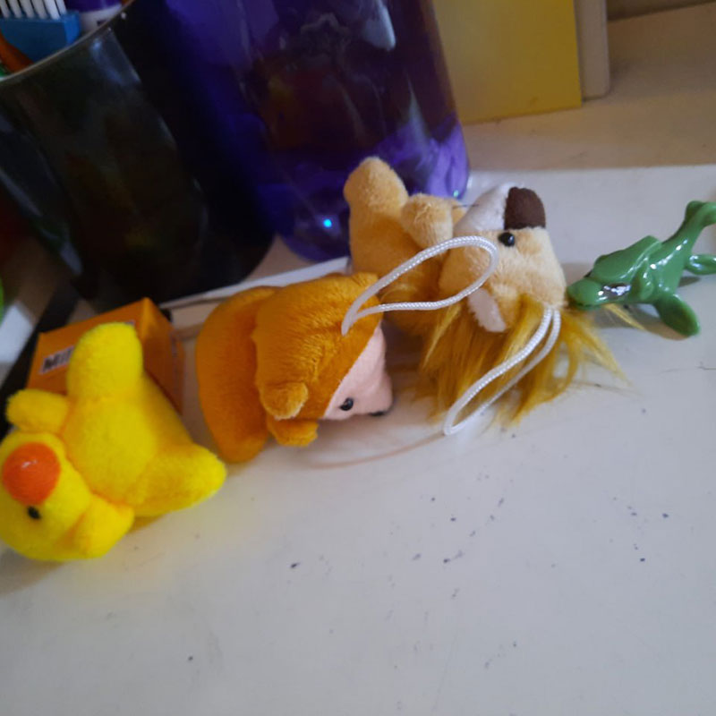 12/24 stk forhåndsfylte påskeegg fylt med plysjdyr