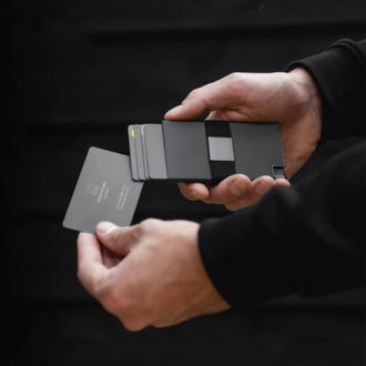 Aluminiumskortholder for menn