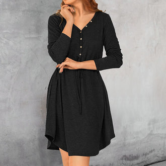 Langermet beltekjole med knapp