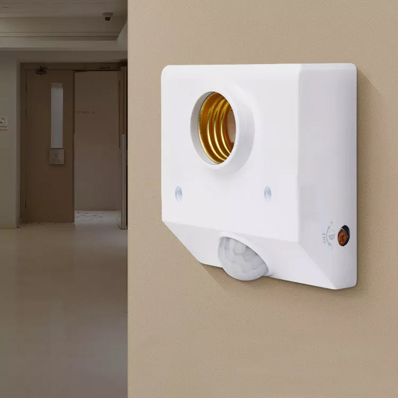 Lampeholder med bevegelsessensorbryter