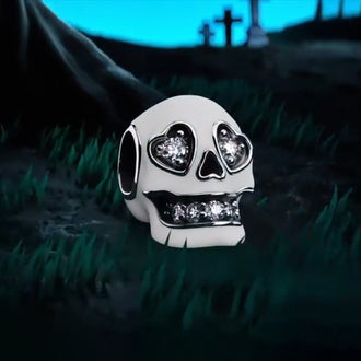 Glimrende Glitrende Skull Charm