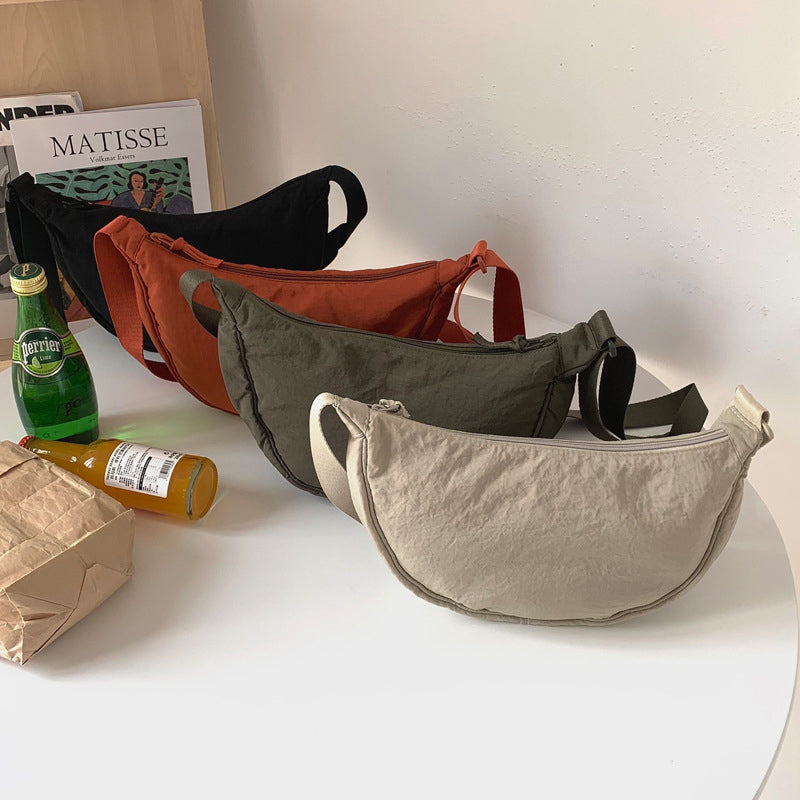 Halvmåne Crossbody-veske