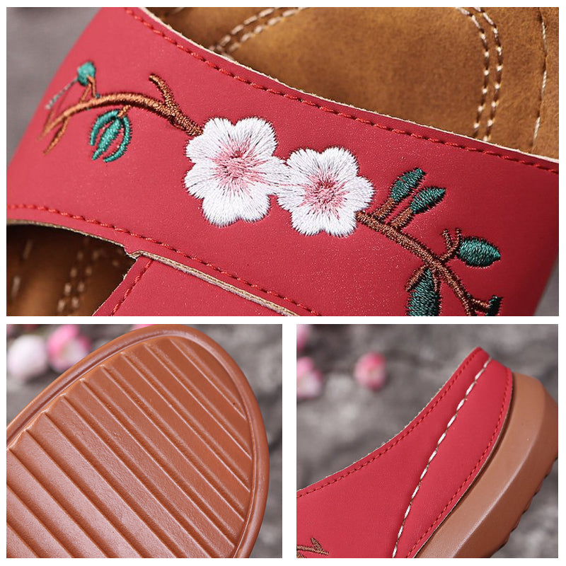 Sandaler med broderte blomster for kvinner