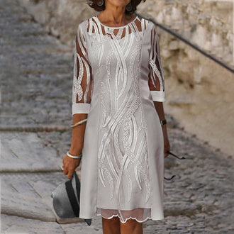 Blondekjole med rund hals