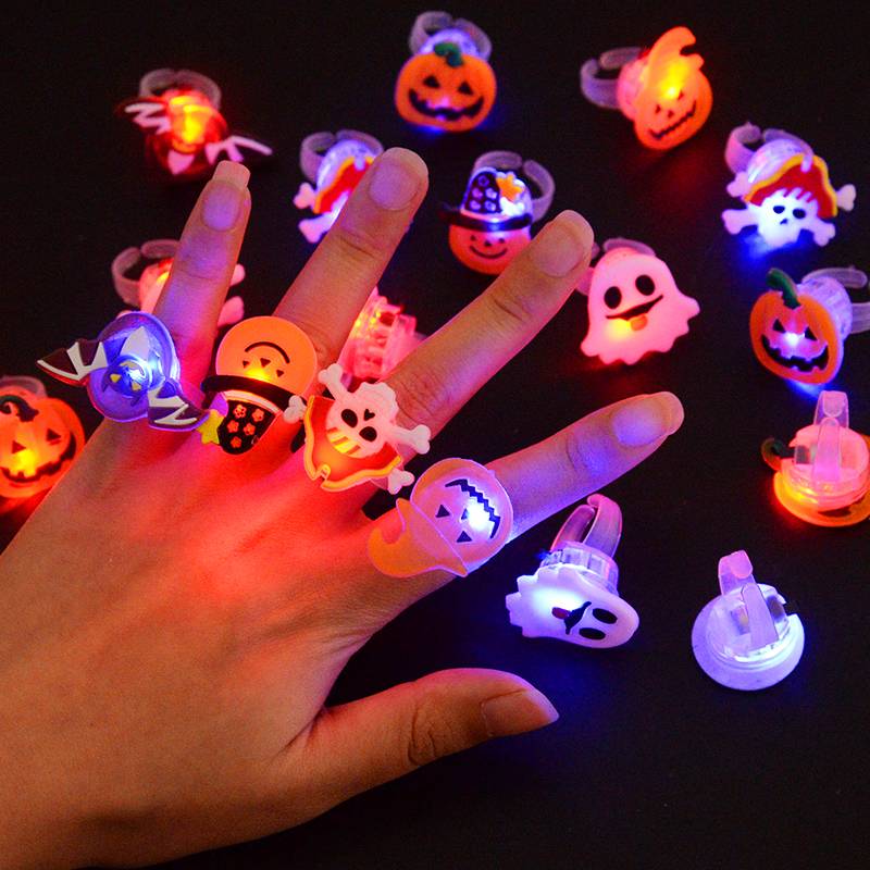 Halloween Glow Ring Og Brosje
