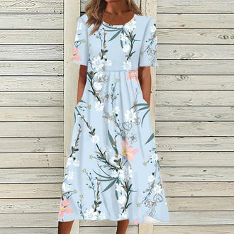 Kortermet kjole med rund hals