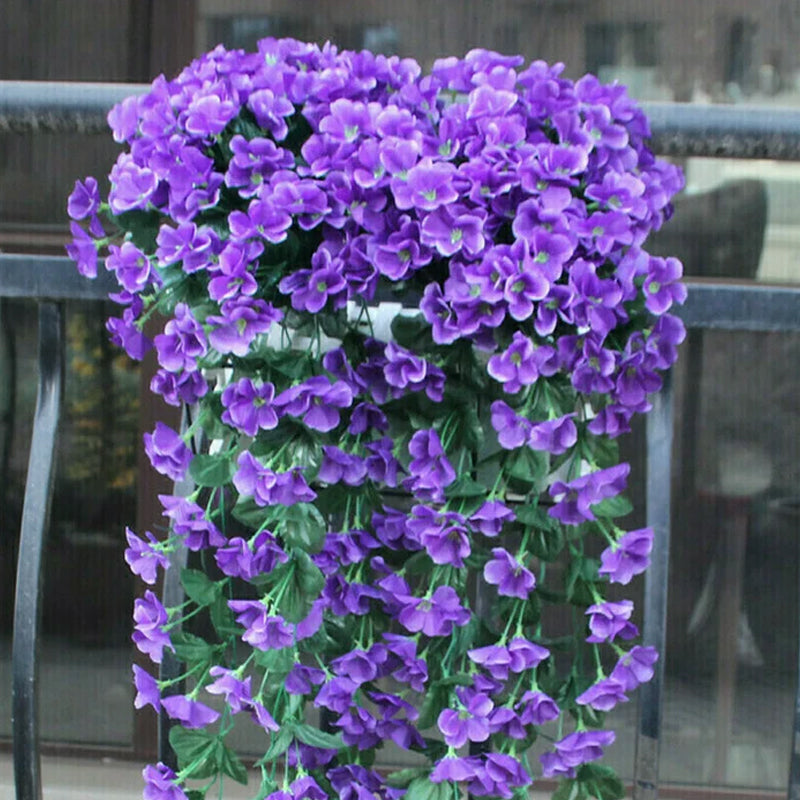 Simulation purple hanging basket
