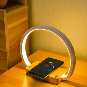 Bordlampe med trådløs lading av mobiltelefon