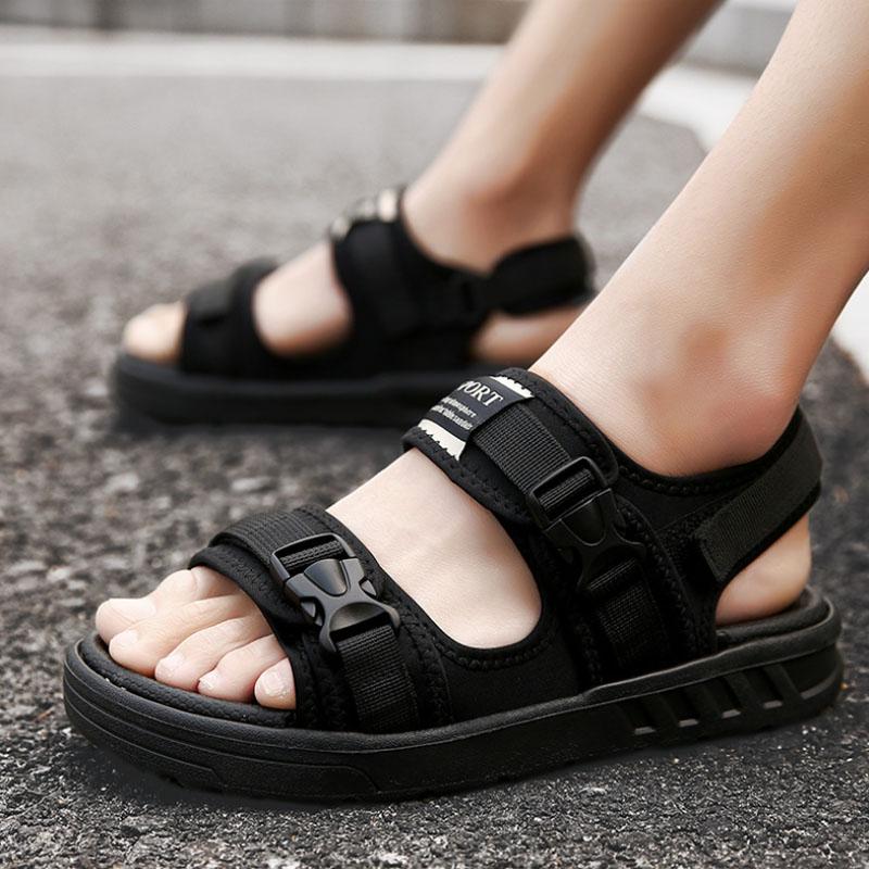 Utendørs komfortable og pustende sandaler for menn