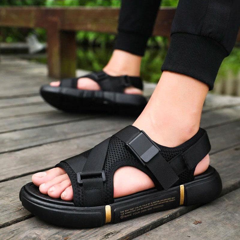 Utendørs komfortable og pustende sandaler for menn