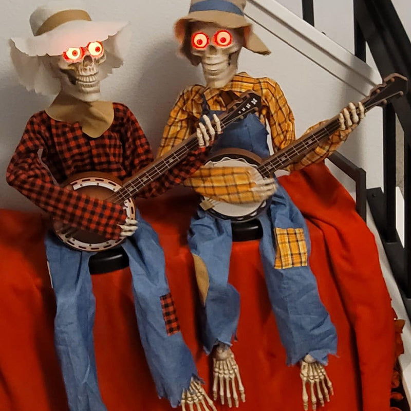 Morsomme, animerte duellerende banjoskjeletter