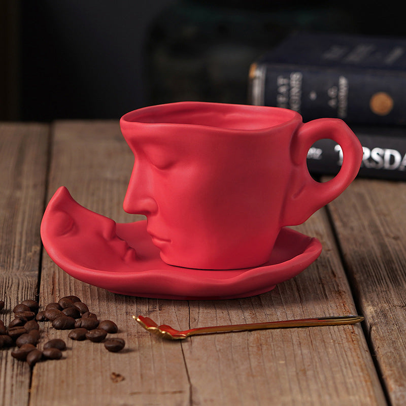 Metall Berøre ansiktet Kreativ keramisk Kiss kaffekrus