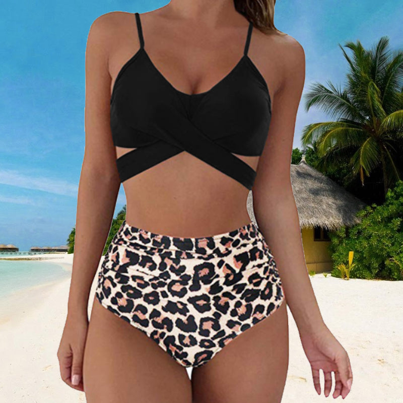 Bikini med trykk på kryss og tvers